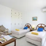 Villa Casa Palmeiras By *